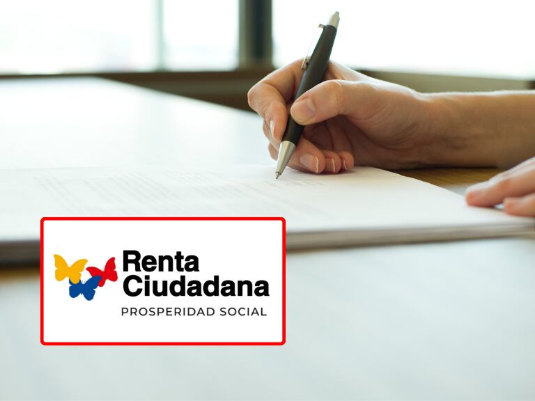 Persona firmando un documento; y logo de Renta Ciudadana. (Foto: Getty Images)