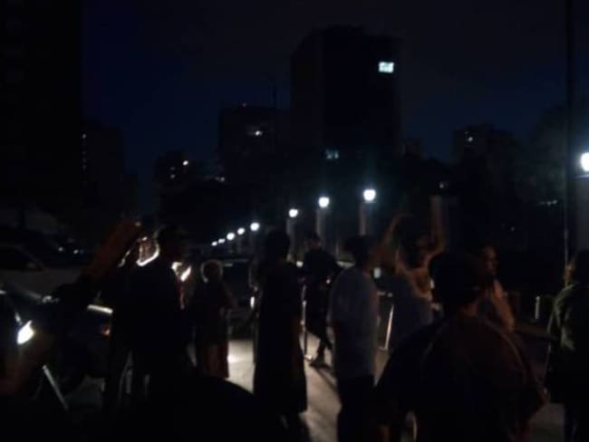 En Caracas exigieron restablecer el servicio de energía