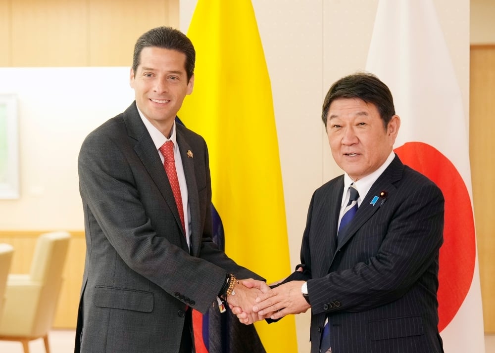 El ministro de Comercio, Industria y Turismo de Colombia, Mauricio Gómez Amín, y el ministro de Asuntos Exteriores de Japón, Toshimitsu Motegi. Foto: suministrada.