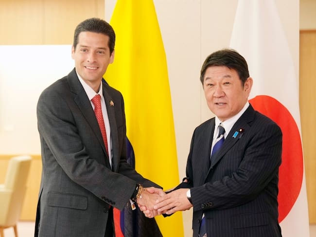 El ministro de Comercio, Industria y Turismo de Colombia, Mauricio Gómez Amín, y el ministro de Asuntos Exteriores de Japón, Toshimitsu Motegi. Foto: suministrada.