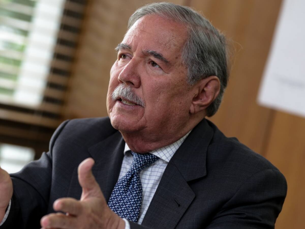 MinDefensa: Tenemos que evacuar edificio ministerial por riesgo de colapso