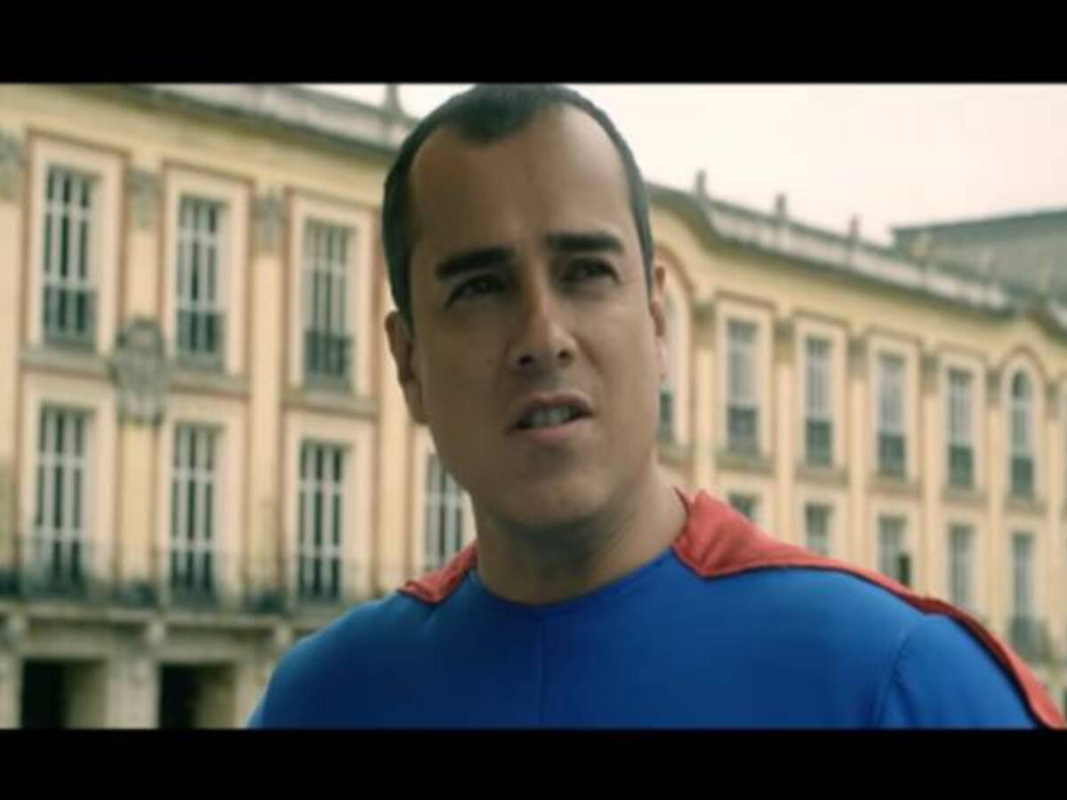 Jorge Enrique Abello es Superman en último video de Enchufe TV