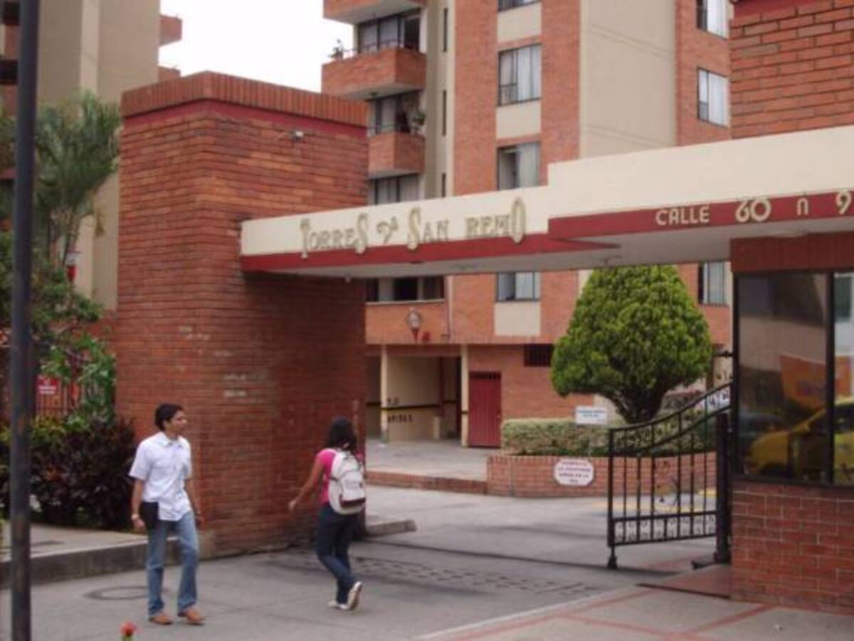 Video: Padre de familia dirime pelea de niños con una pistola taser