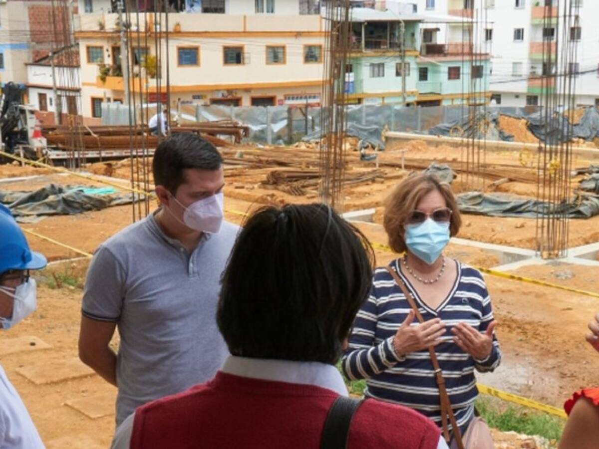 Suspenden obras en la Camacho Carreño por escasez de acero en el país