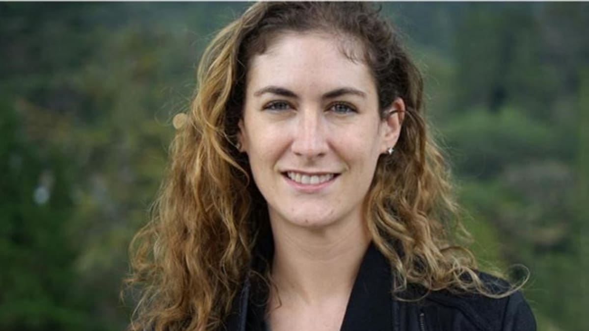 Una colombiana es la editora de la revista científica más antigua