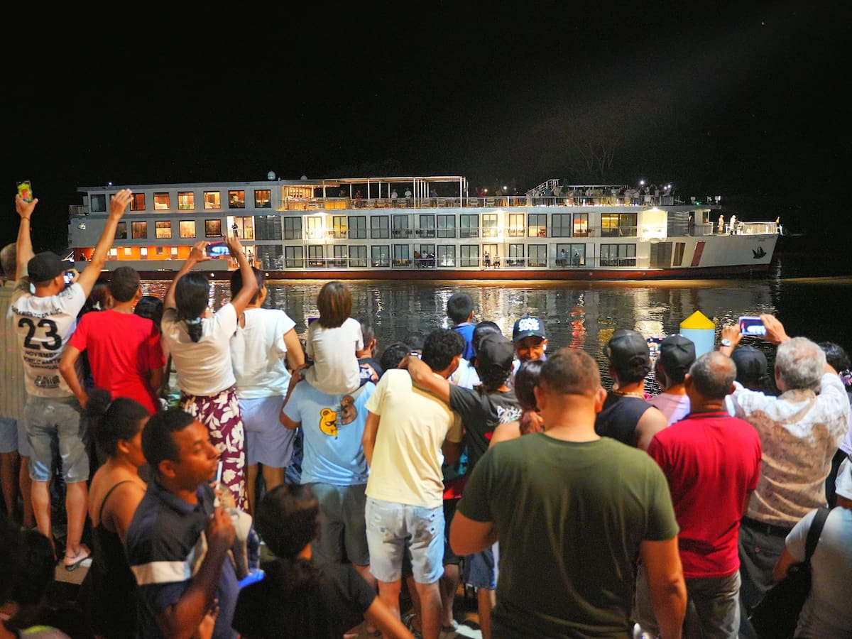 Crucero de lujo que navega el río Magdalena arribó por primera vez a Mompox, Bolívar