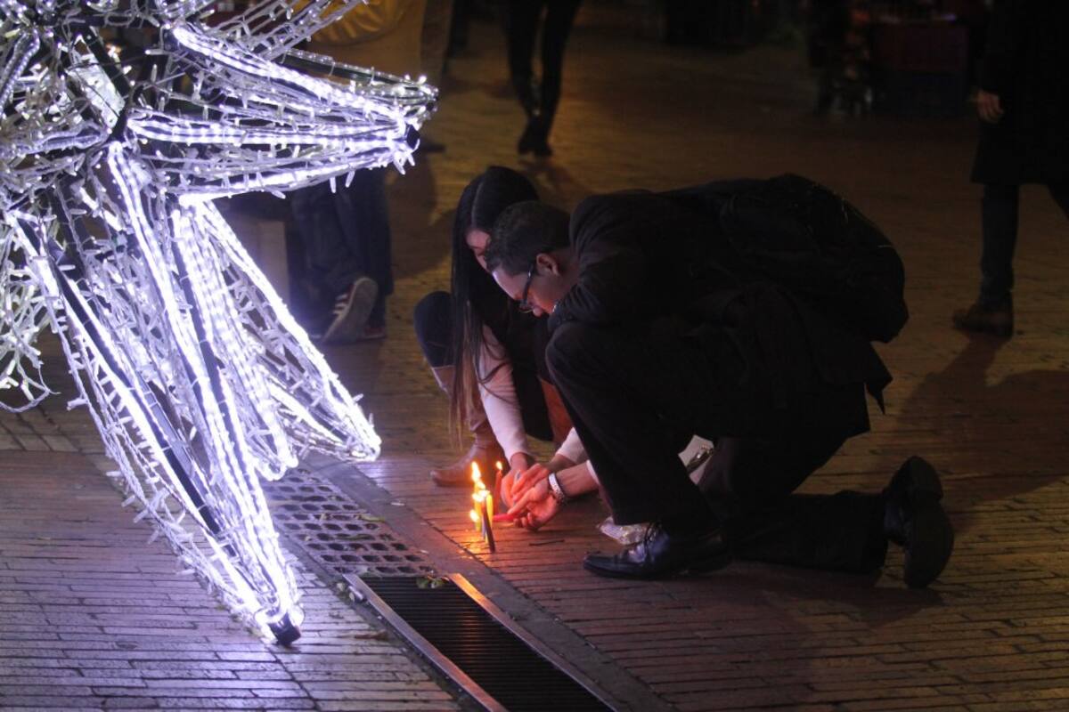 Varios parques de la ciudad, centros comerciales, el planetario y la torre Colpatria los lugares más concurridos en la noche de las velitas.