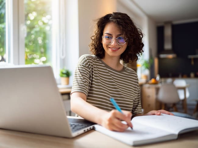 Imagen de referencia de estudiante en curso virtual. Foto: Getty Images
