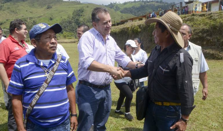 el gobernador se había reunido semanas atrás con los indígenas.