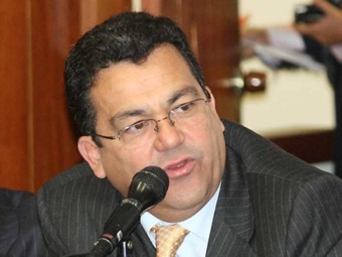 Jaime Dussán marca distancia con Clara López en el tema de paz