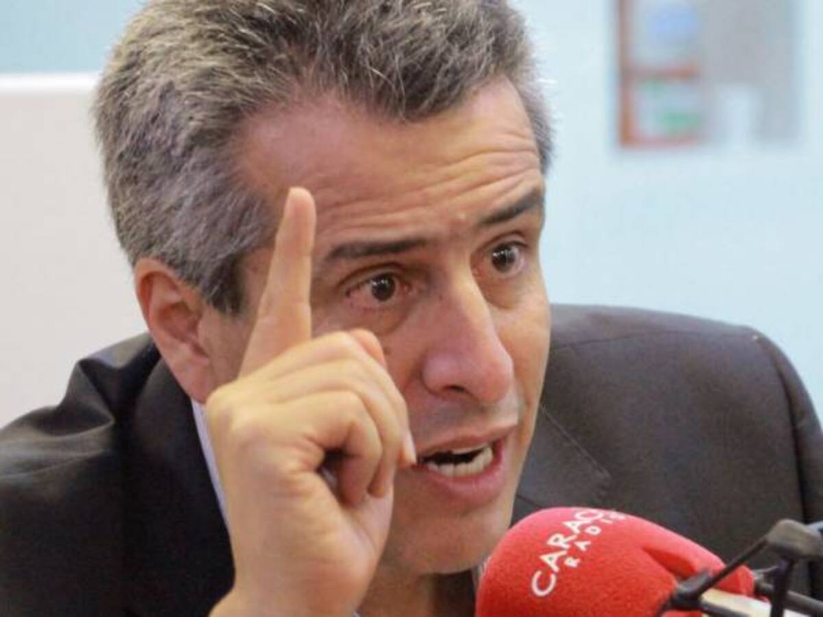 Senador Velasco expresa temores sobre cambios en el quorum para lograr mayorías