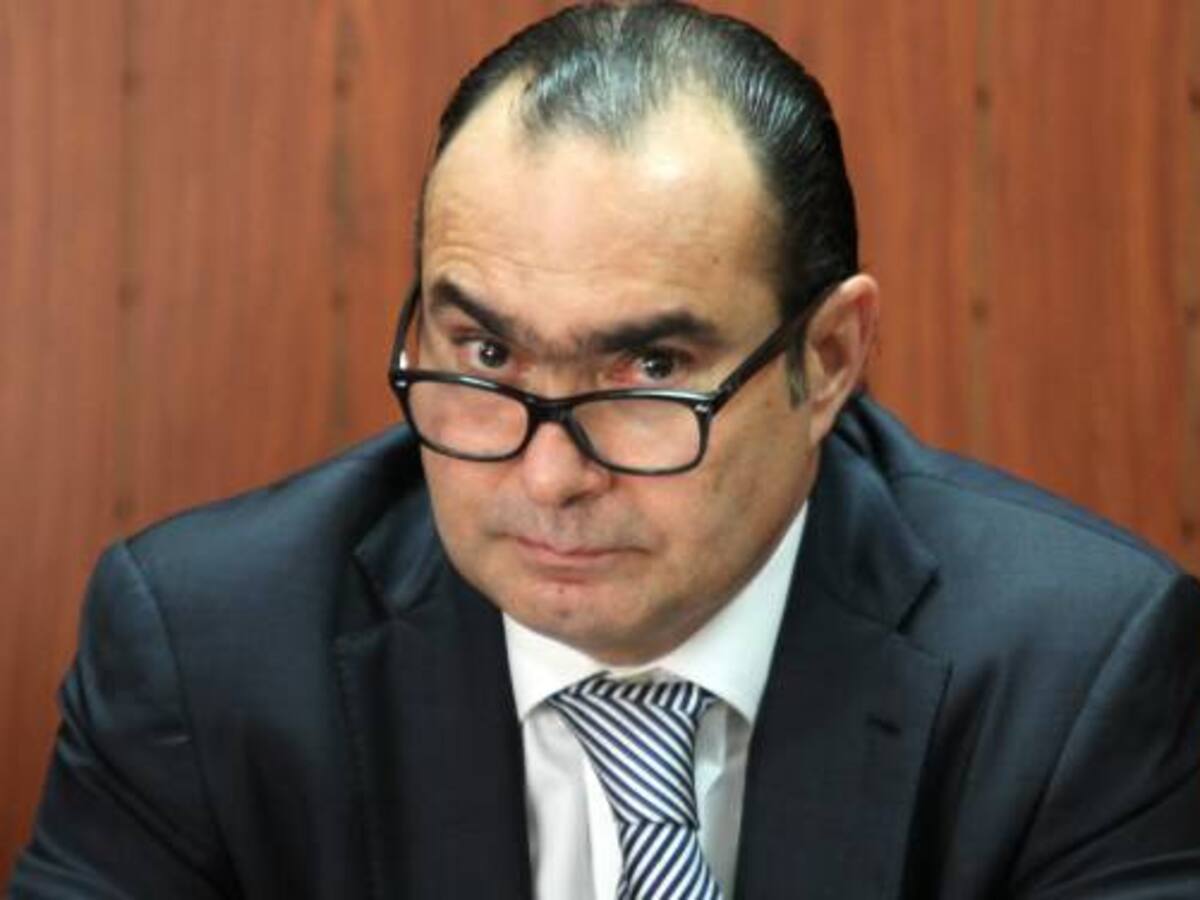 Pretelt denunció irregularidades en investigación en su contra por Fidupetrol