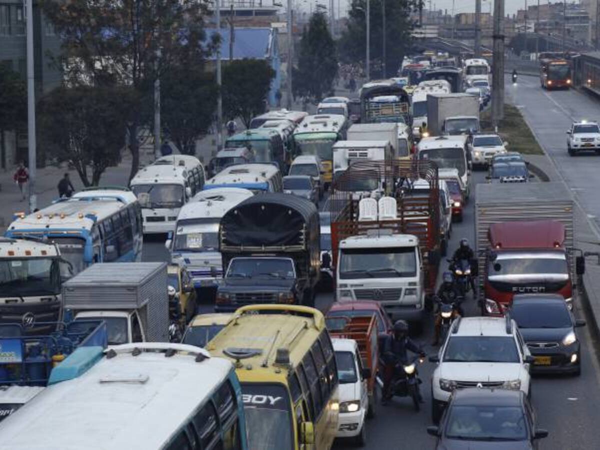Este martes regresa el pico y placa para vehículos particulares en Bogotá