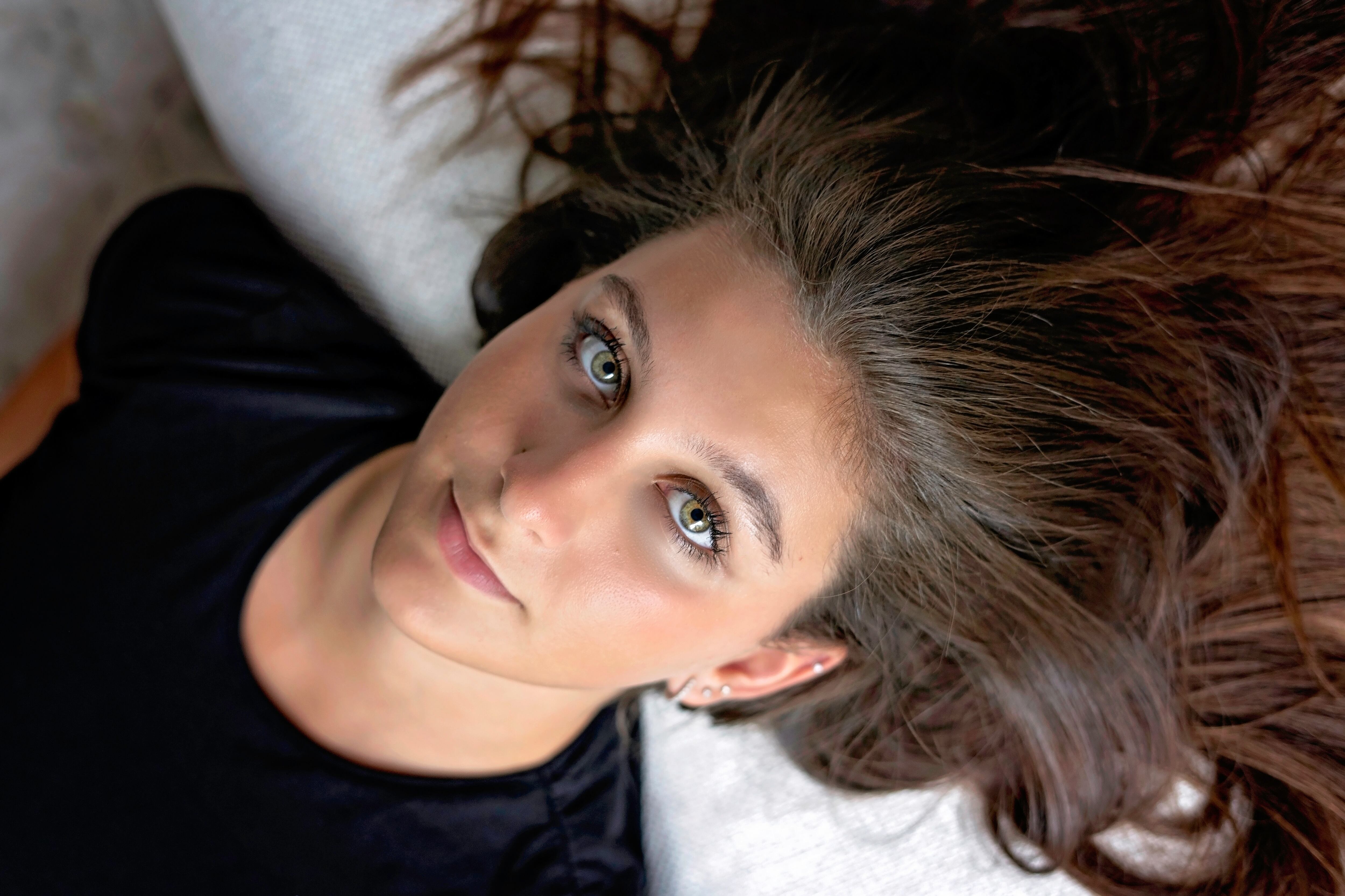 Más Allá de las Cámaras: La Familia, el Apoyo y la Humildad