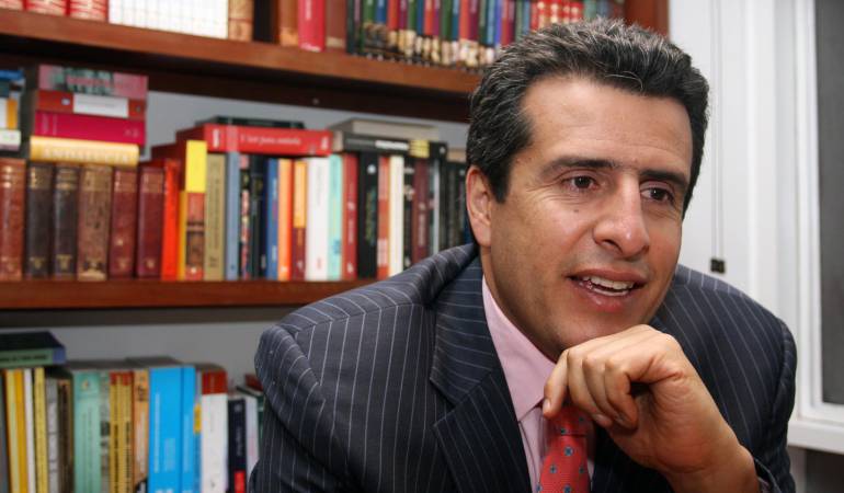 Senador, Luis Fernando Velasco.