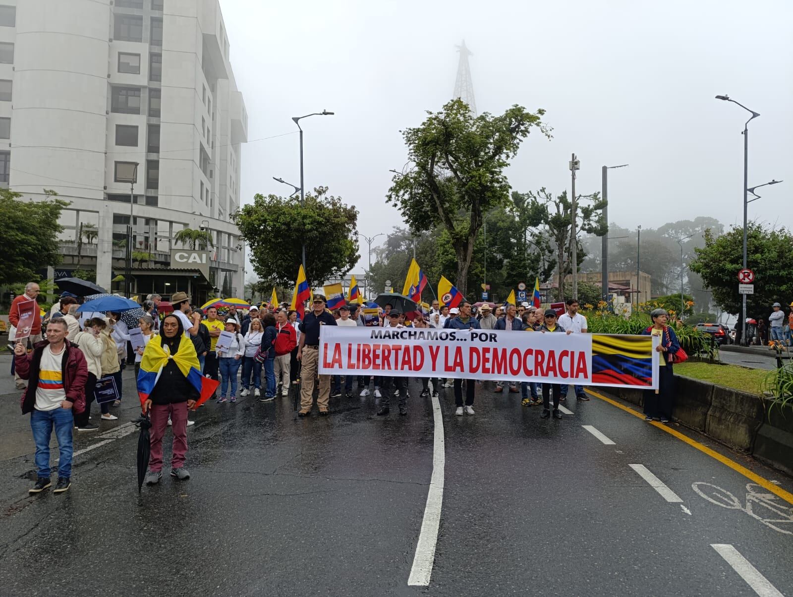 Marcha del 7 de agosto: manifestantes en el sector de El Cable en Manizales.