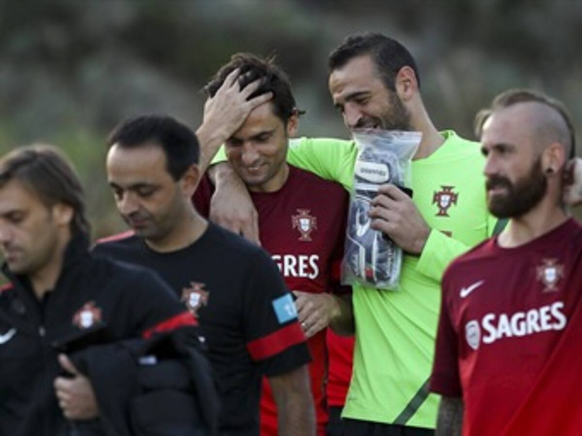 Portugal entrena para recibir a Suecia en el repechaje