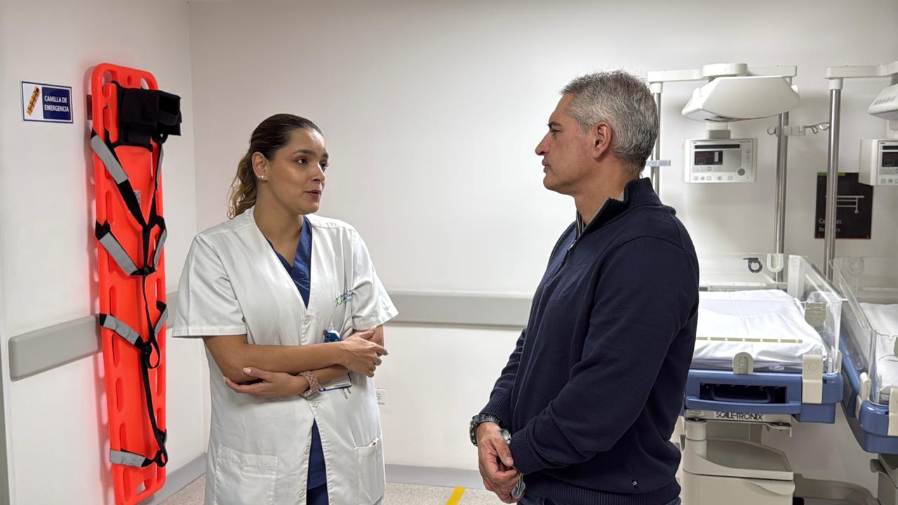 Visita del gobenador a los menores heridos con una mina antipersonal- foto gobernación de Antioquia