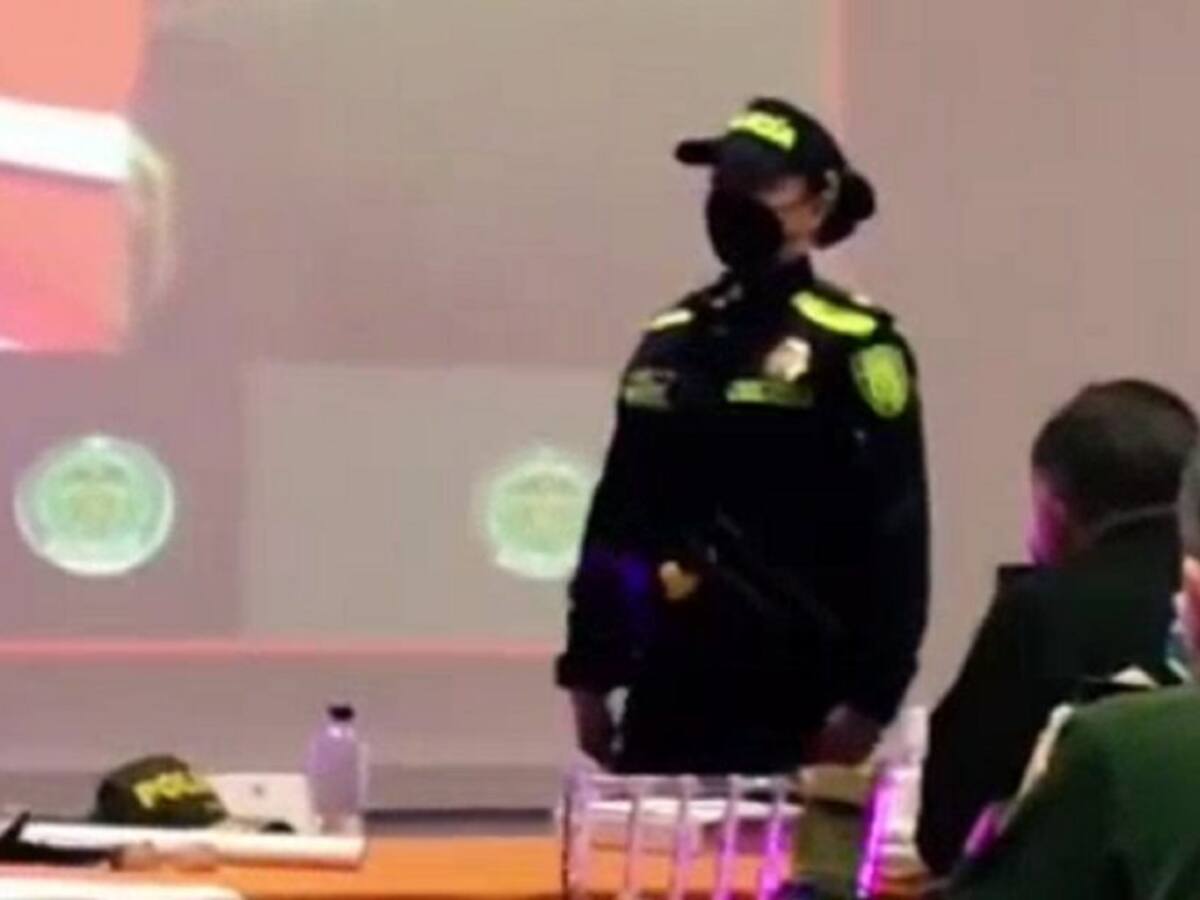 Policía Nacional evalúa propuesta para cambio de uniformes