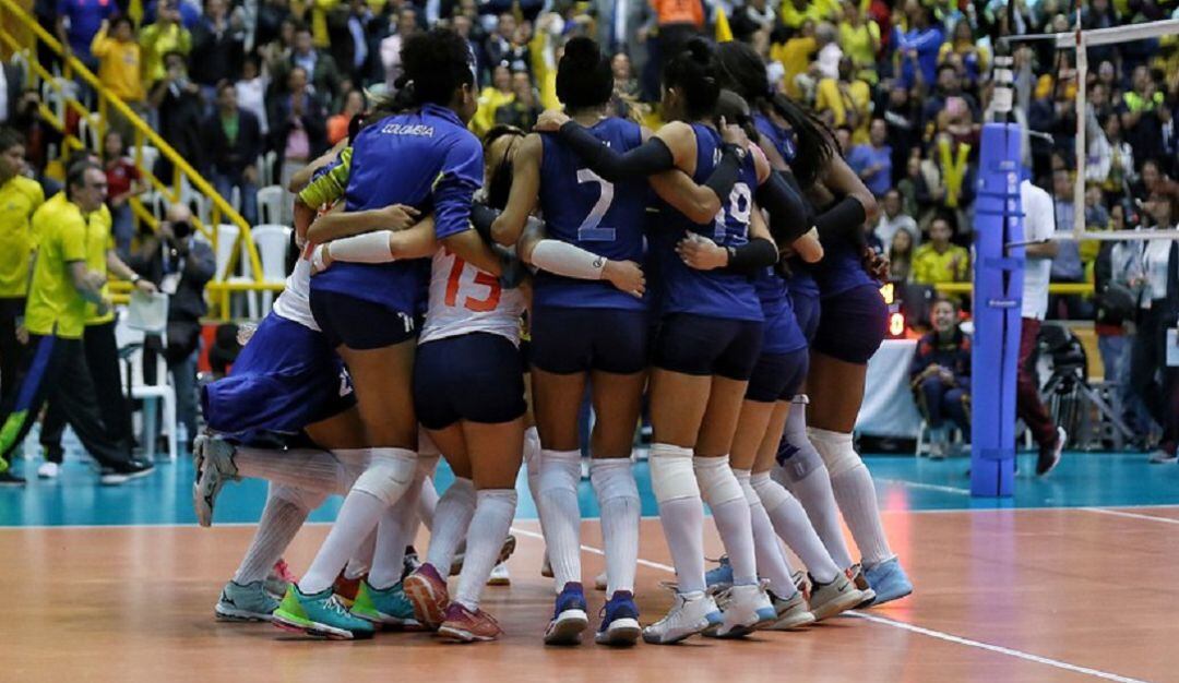 La selección Colombia de Voleibol en su partido inaugural del Preolímpico