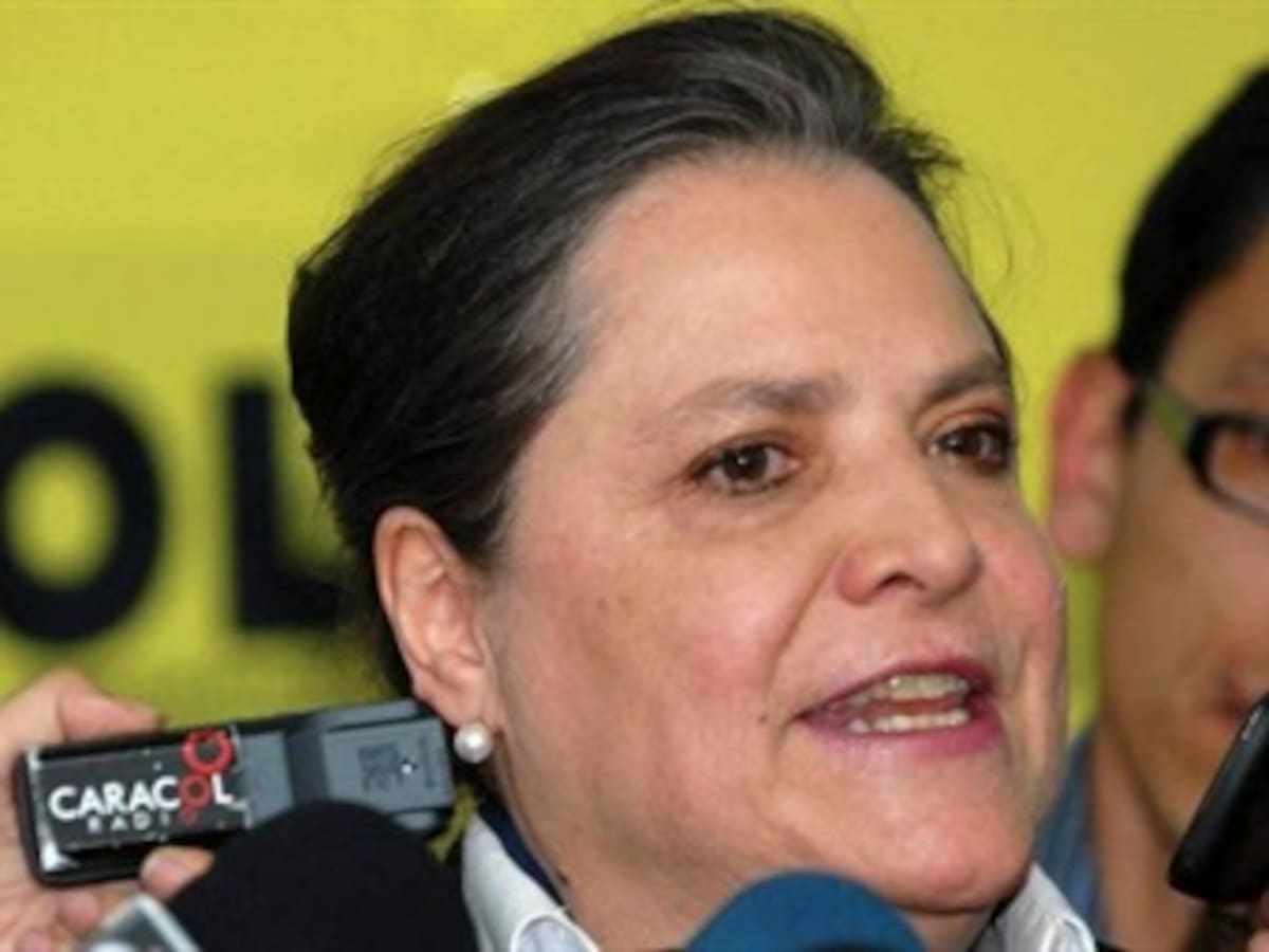 Santos y Vargas Lleras son unos lanudos: Clara López
