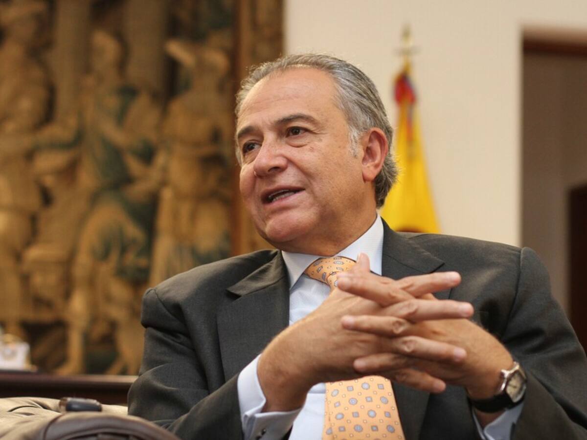 “Estaré listo, si requieren mi experiencia”: Óscar Naranjo sobre ser fórmula vicepresidencial