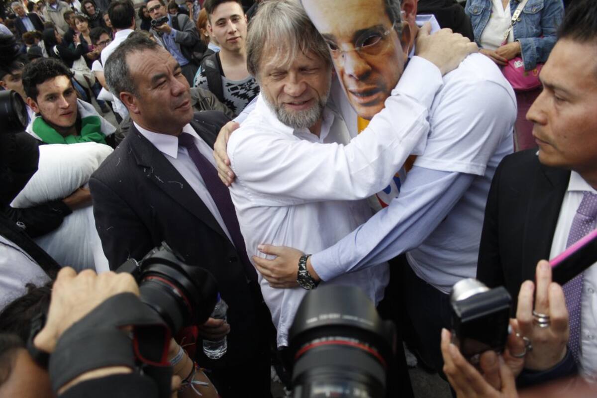 Distintas personalidades del país y algunos partidos políticos han apoyado la jornada contra la guerra.
