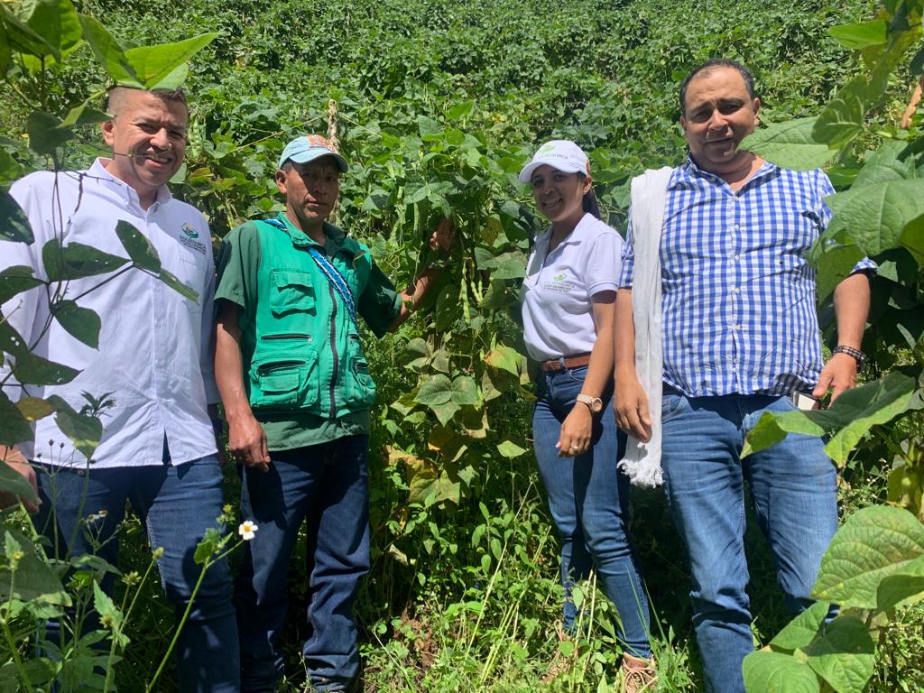 Población de resguardos Indígenas del Huila se benefician  de unidades productivas
