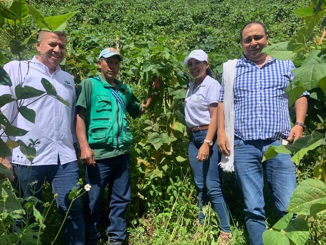 Población de resguardos Indígenas del Huila se benefician de unidades productivas