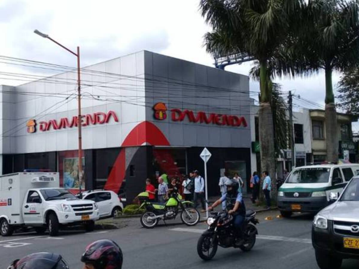 Entre tres y cuatro millones se robaron de la sede de Davivienda en Armenia