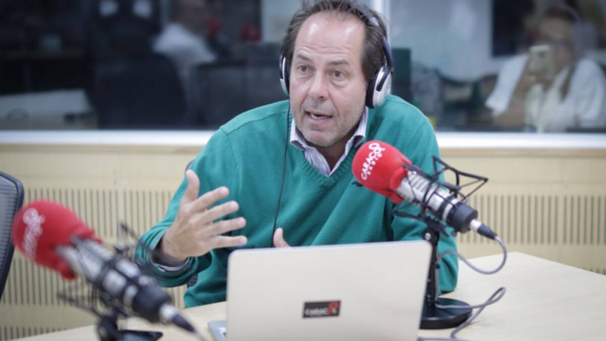 Con el coronavirus se abren oportunidades en los mercados: Santamaría