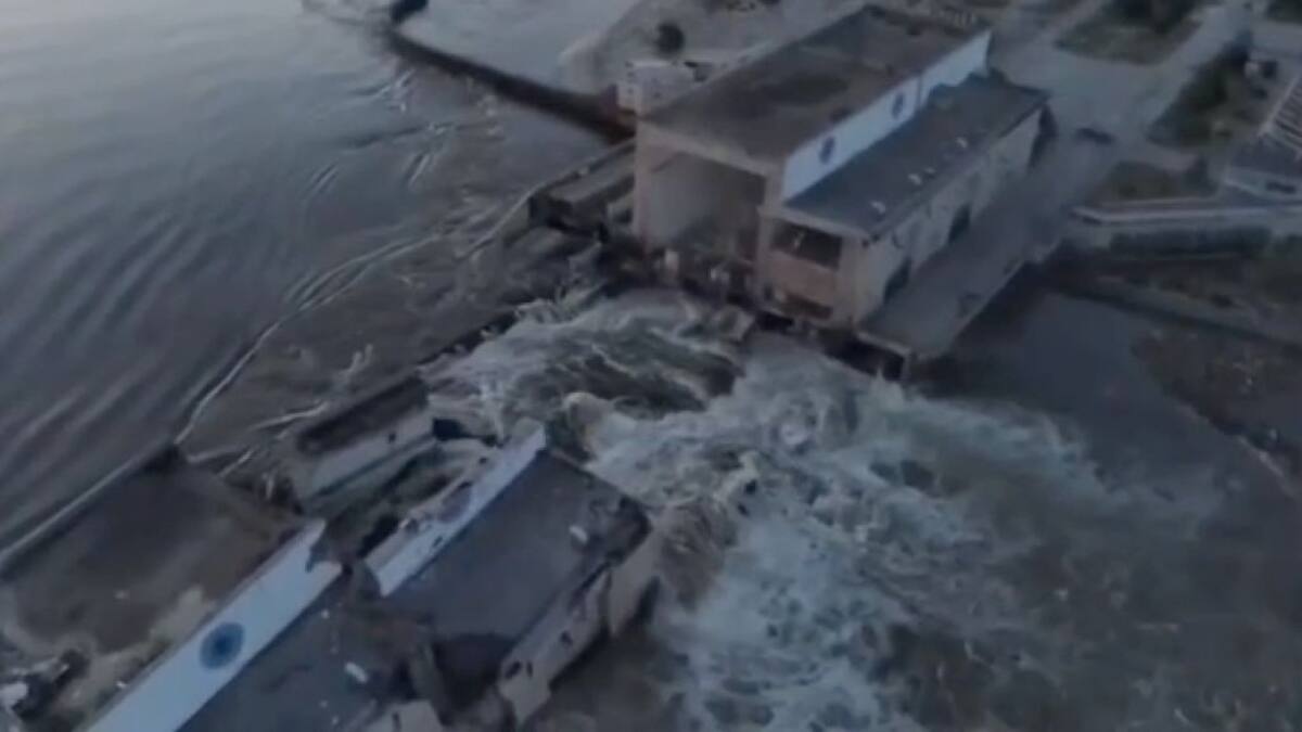 Ucrania acusó a Rusia de llevar meses preparando la destrucción de la presa de Kajovka