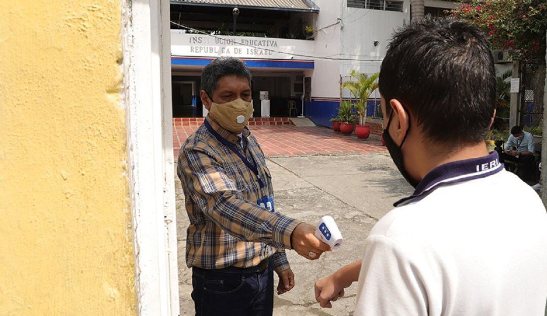 Dotación de instituciones oficiales en Cali