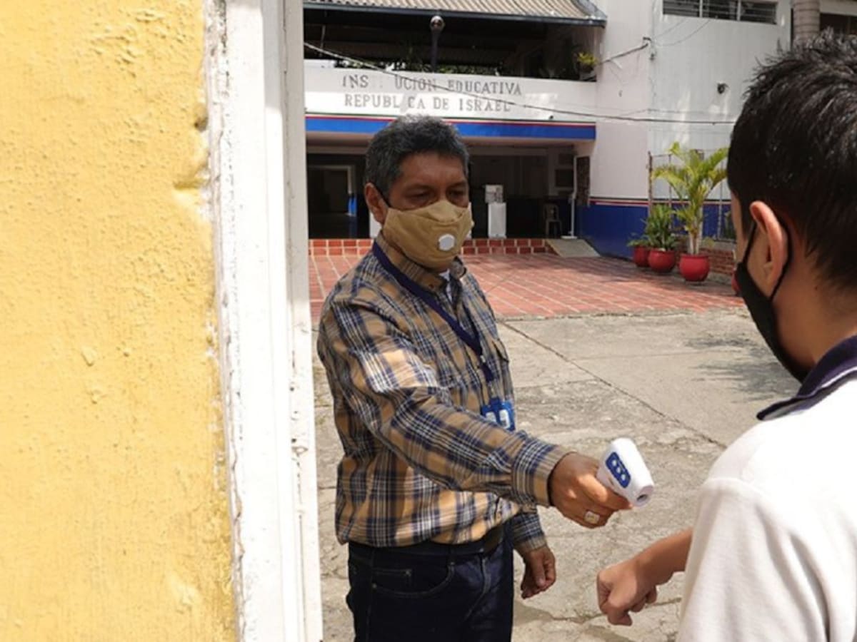 Comenzó dotación de elementos básicos bioseguros en los colegios oficiales
