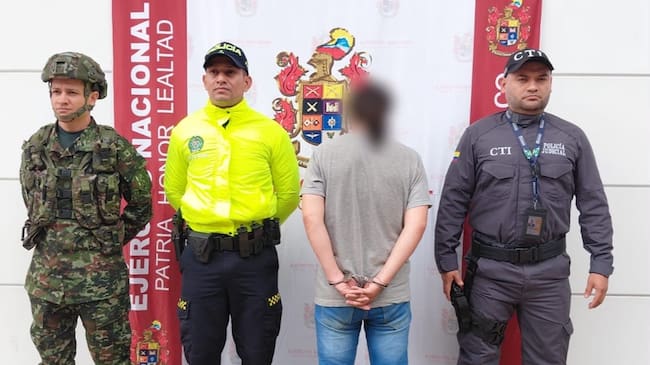 Enviaron a la cárcel a hombre que habría abusado de su hijastra en Ibagué. Foto: Policía Metropolitana