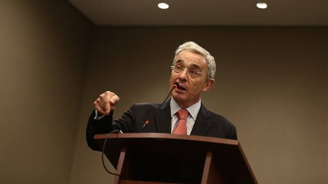 Uribe pide retirar solicitud de nulidad de procesos en su contra en la Corte. Foto: Colprensa