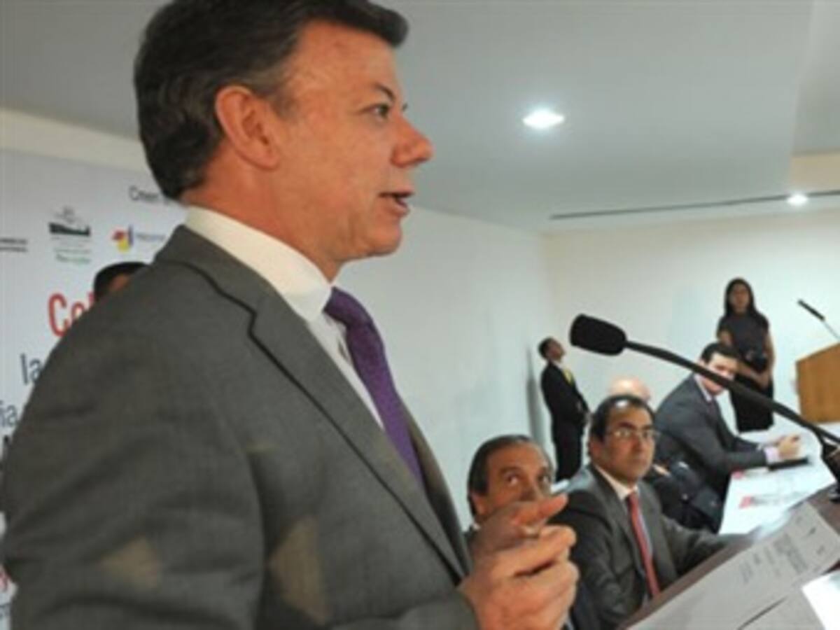 Presidente Santos anuncia lucha frontal contra el contrabando