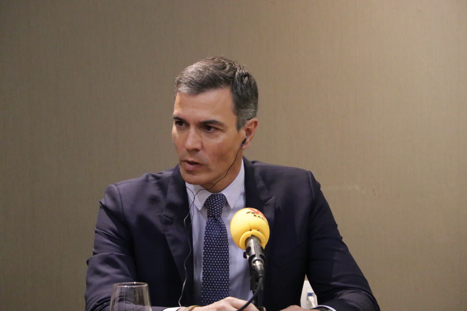 Pedro Sánchez en diálogo con La W.