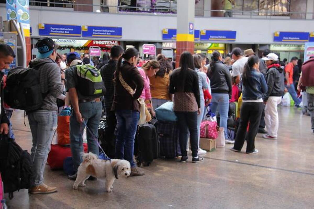 Desde el 24 de diciembre la terminal de transporte y el aeropuerto El Dorado han estado con gran afluencia de pasajeros que irán a otras ciudades o países para disfrutar de las fiestas de esta época. Fin de año no será la excepción.