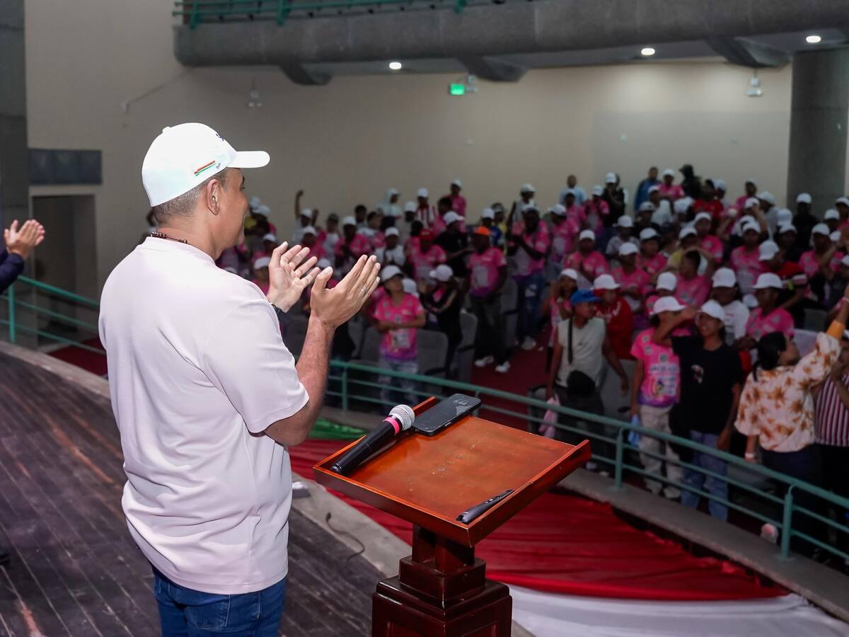 Alcalde Yahir Acuña lidera primera audiencia pública sobre ‘Paz Consciente’ con Jóvenes de paz