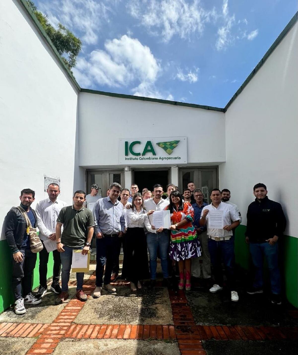 Firma del acta de intención de la cadena del Cannabis