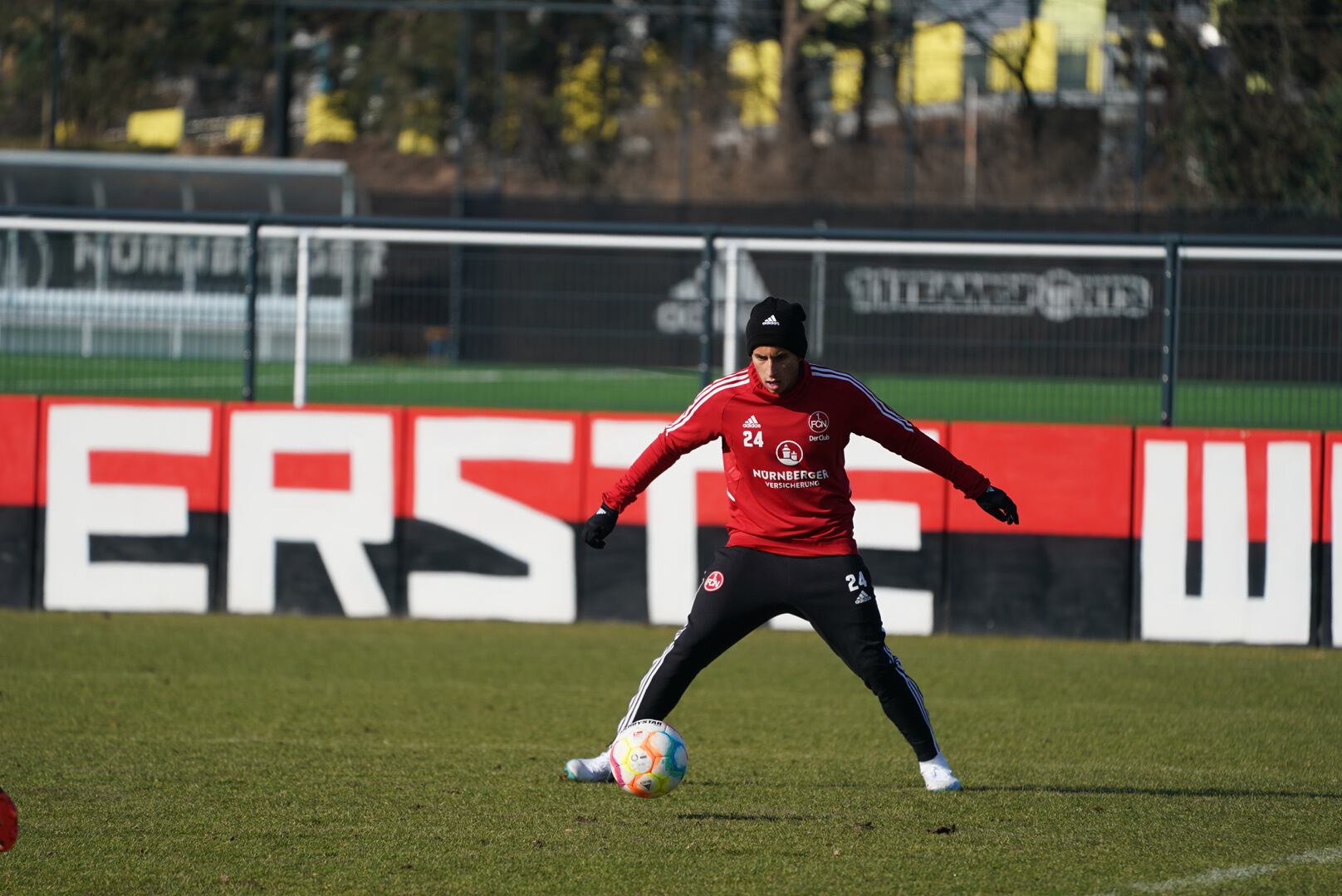 Gustavo Puerta en su primer entrenamiento con el Núremberg / Twitter: @1_fc_nuernberg