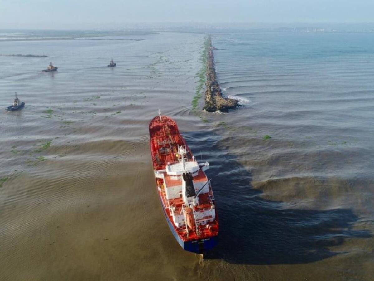 Avanzan pruebas para remolcar buque en el Puerto de Barranquilla