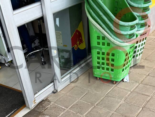 Establecimiento comercial atacado a bala en Cúcuta. / Foto: Caracol Radio.