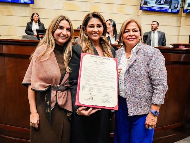 Congreso condecoró con la Orden del Gran Caballero a la gobernadora del Tolima