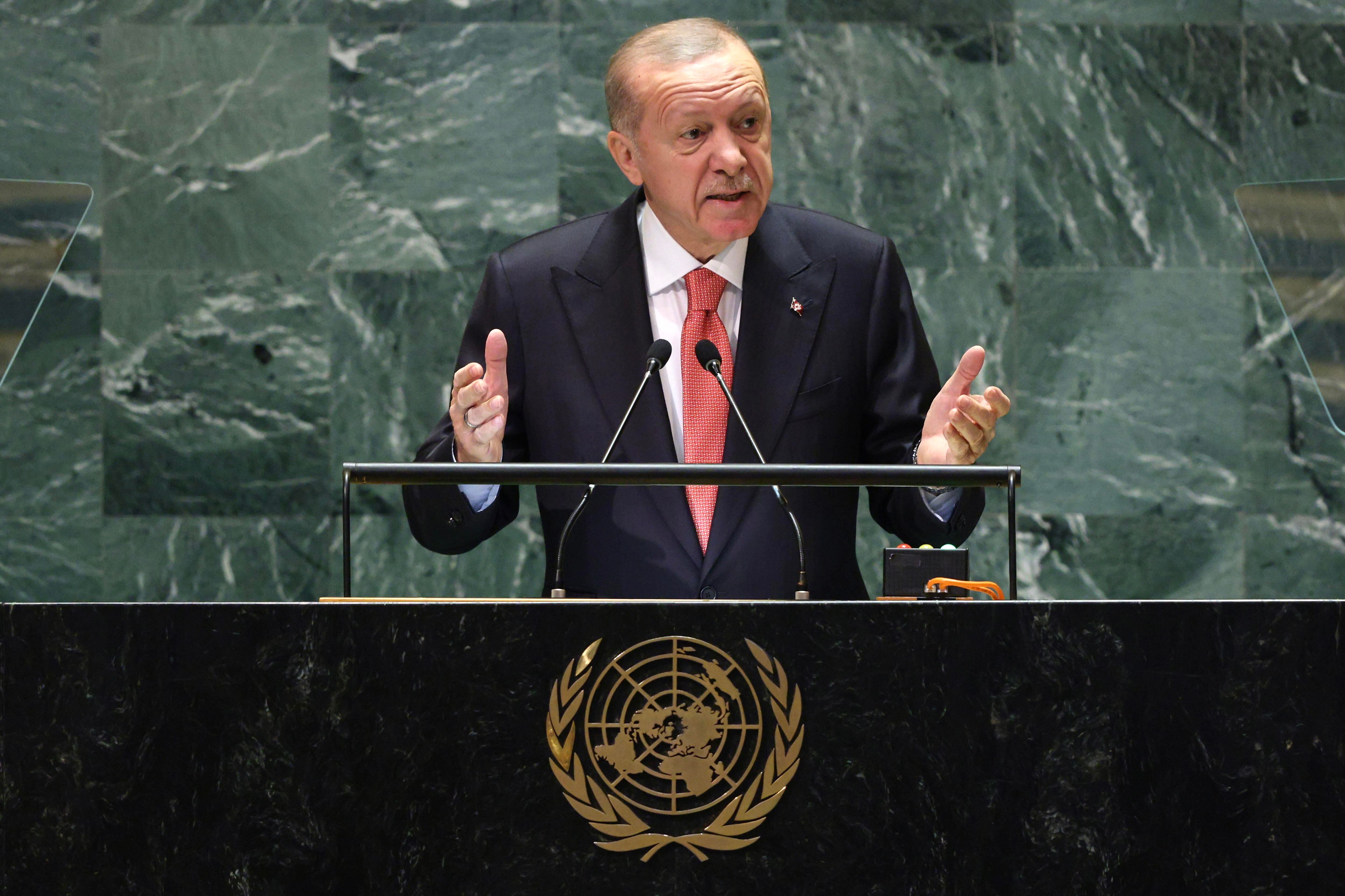 El presidente de Turquía, Recep Tayyip Erdogan, habló durante la versión 79 de la Asamblea General de las Naciones Unidas en Nueva York.
EFE/EPA/JUSTIN LANE