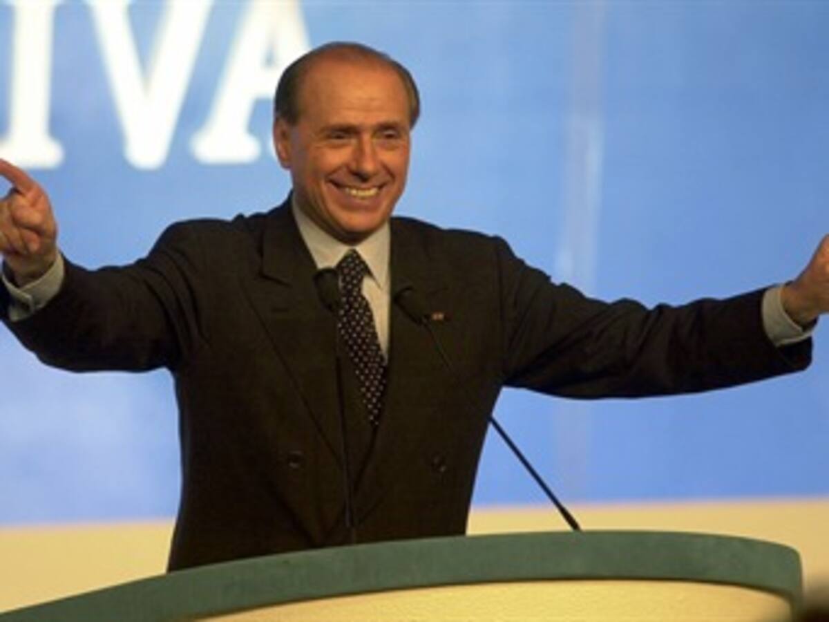 Berlusconi: 'Ahora estoy soltero y las mujeres hacen cola'