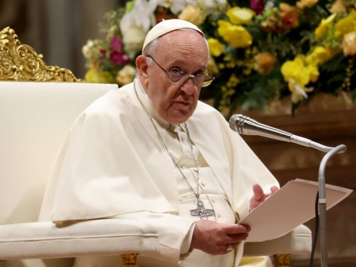 Papa Francisco pidió gestos de paz en Ucrania durante Vigilia Pascual