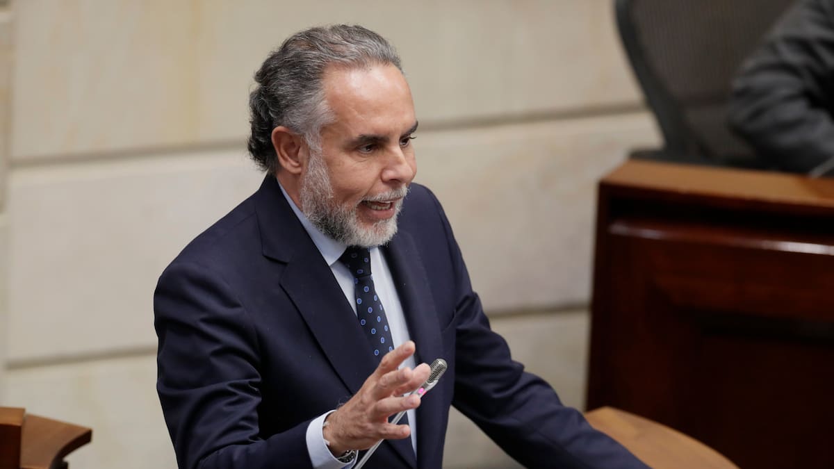 “No se está desconociendo la Constitución del 91”: MinInterior por posibilidad de Constituyente