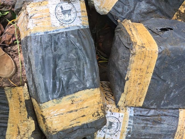 En una caleta subterránea las autoridades hallaron más de tres mil kilos de cocaína